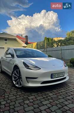 Седан Tesla Model 3 2019 в Ужгороде