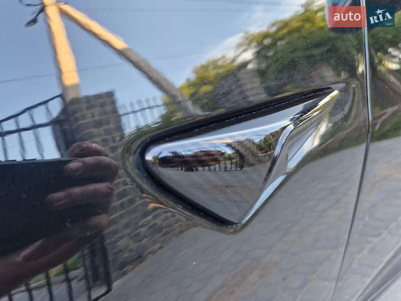 Седан Tesla Model 3 2018 в Первомайске