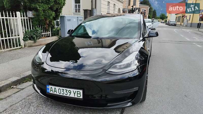 Седан Tesla Model 3 2018 в Днепре