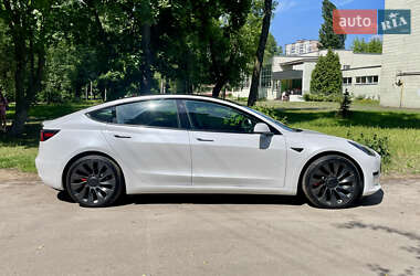 Седан Tesla Model 3 2021 в Киеве