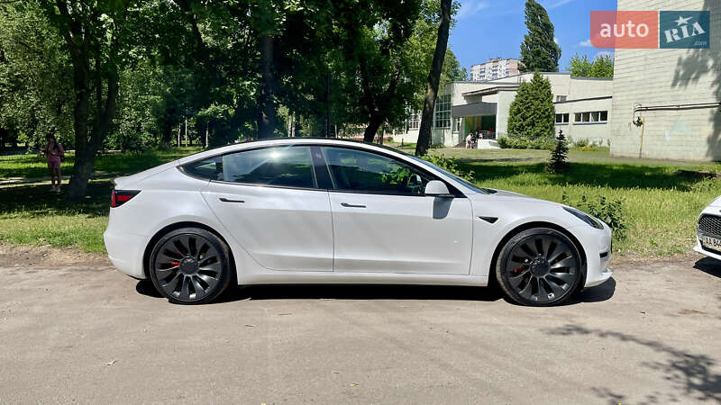 Седан Tesla Model 3 2021 в Києві