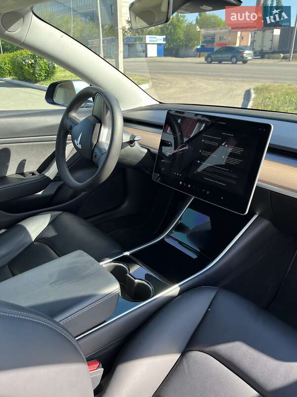 Седан Tesla Model 3 2020 в Полтаве