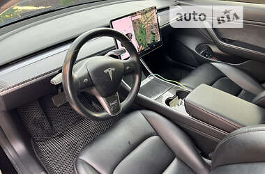 Седан Tesla Model 3 2018 в Луцке