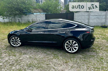 Седан Tesla Model 3 2019 в 