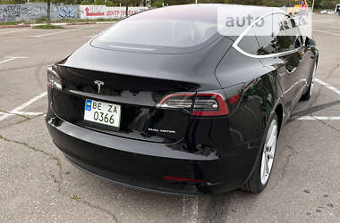Седан Tesla Model 3 2019 в 