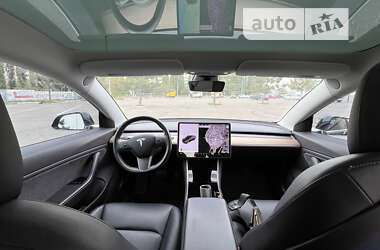 Седан Tesla Model 3 2019 в 