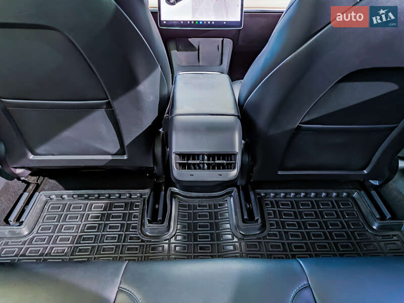 Седан Tesla Model 3 2021 в Киеве фото 25 Седан Tesla Model 3 2021 в Киеве