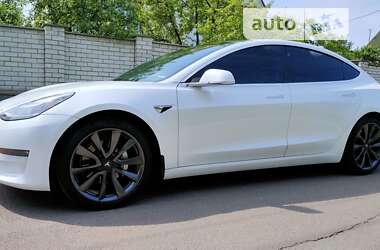 Седан Tesla Model 3 2020 в Ставищі