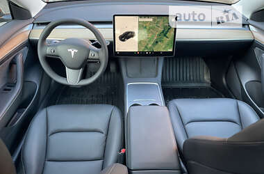 Седан Tesla Model 3 2022 в 