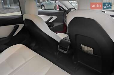 Седан Tesla Model 3 2019 в 