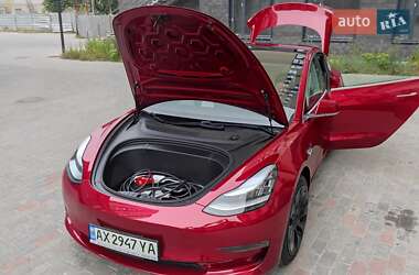 Седан Tesla Model 3 2019 в 