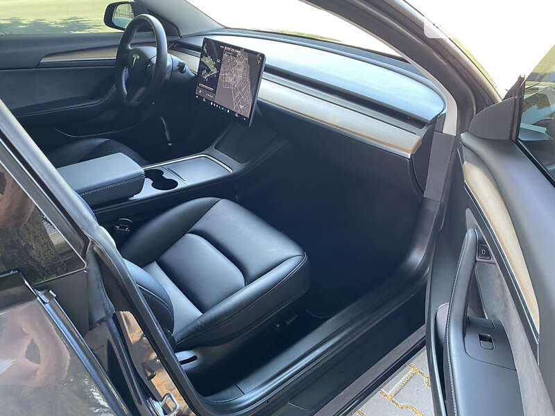 Седан Tesla Model 3 2021 в Одессе