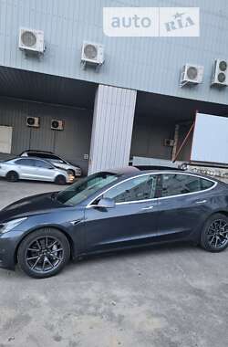 Седан Tesla Model 3 2018 в Полтаві