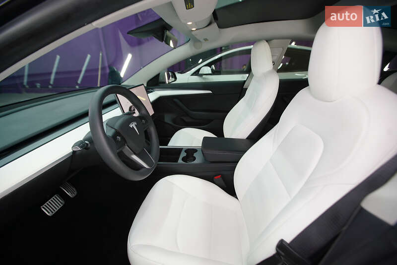 Седан Tesla Model 3 2021 в Полтаві