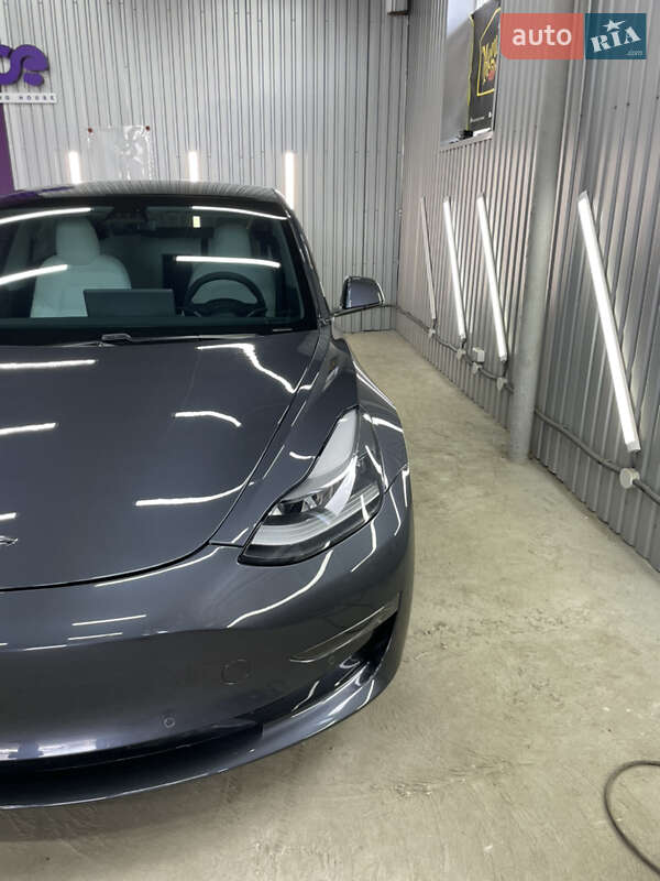 Седан Tesla Model 3 2021 в Полтаві