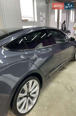 Седан Tesla Model 3 2021 в Полтаві