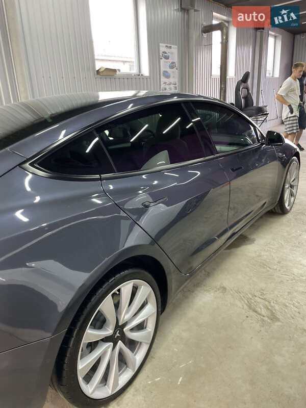 Седан Tesla Model 3 2021 в Полтаві