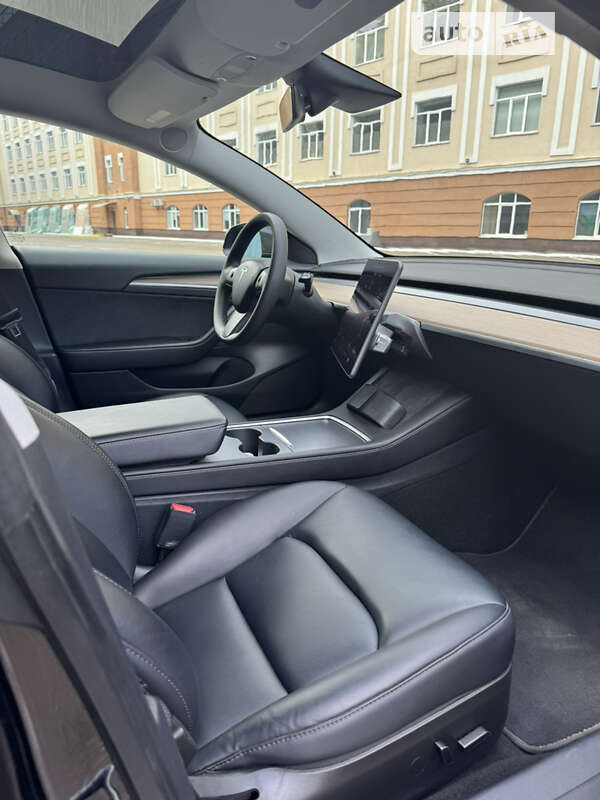 Седан Tesla Model 3 2021 в Києві
