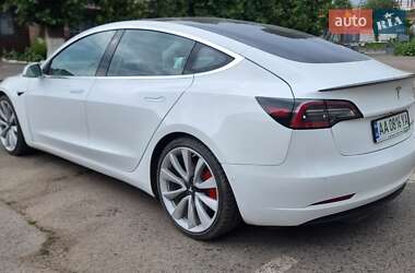 Седан Tesla Model 3 2019 в Киеве