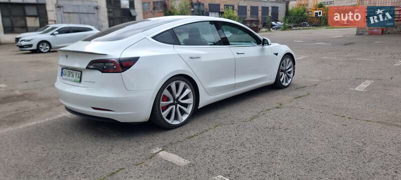 Седан Tesla Model 3 2019 в Киеве