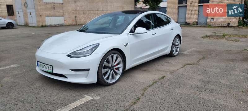 Седан Tesla Model 3 2019 в 