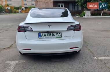 Седан Tesla Model 3 2019 в Киеве
