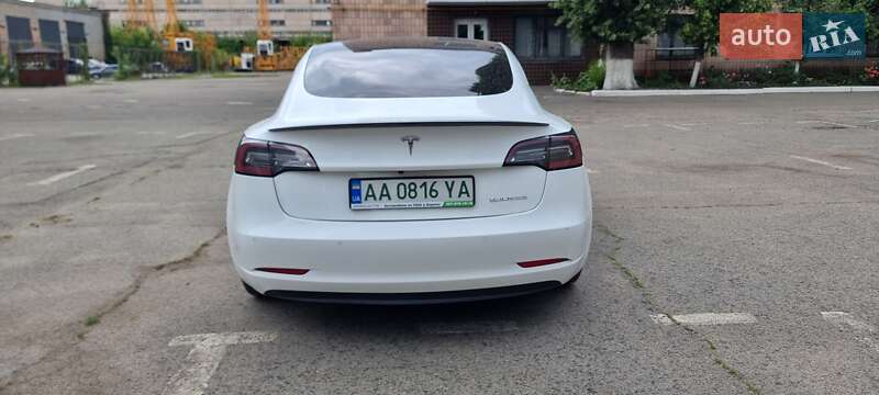 Седан Tesla Model 3 2019 в Киеве