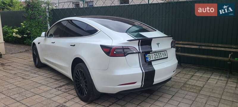 Седан Tesla Model 3 2020 в Кременчуге