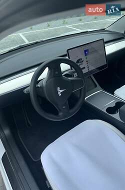 Седан Tesla Model 3 2021 в Луцке