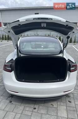 Седан Tesla Model 3 2021 в Луцке