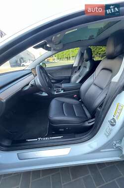 Седан Tesla Model 3 2020 в Кременчуге