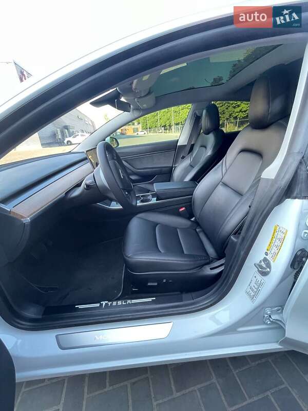 Седан Tesla Model 3 2020 в Кременчуге