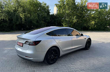 Седан Tesla Model 3 2018 в 