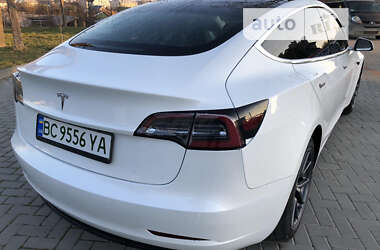 Седан Tesla Model 3 2019 в Львові