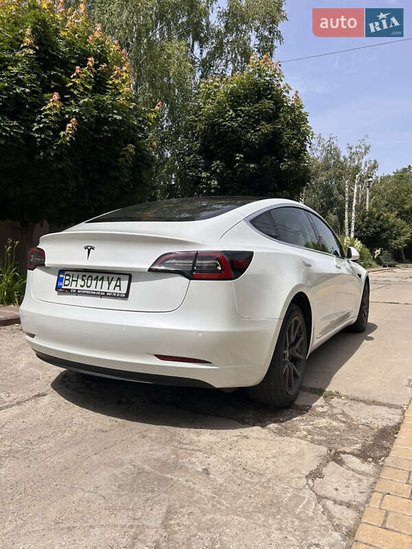 Седан Tesla Model 3 2018 в Одесі