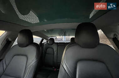 Седан Tesla Model 3 2020 в Млинове