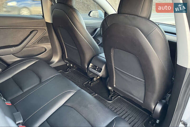 Седан Tesla Model 3 2020 в Млинове фото 5 Седан Tesla Model 3 2020 в Млинове