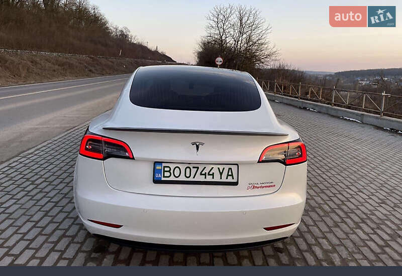 Седан Tesla Model 3 2020 в Млинове фото 16 Седан Tesla Model 3 2020 в Млинове