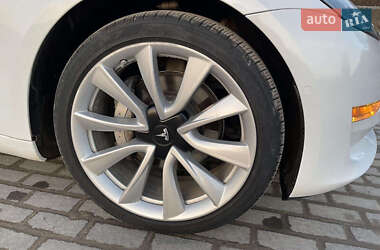 Седан Tesla Model 3 2020 в Млинове фото 19 Седан Tesla Model 3 2020 в Млинове