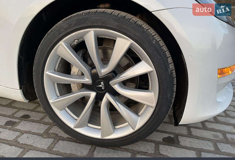 Седан Tesla Model 3 2020 в Млинове фото 19 Седан Tesla Model 3 2020 в Млинове