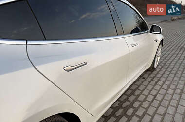 Седан Tesla Model 3 2020 в Млинове фото 22 Седан Tesla Model 3 2020 в Млинове