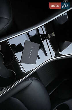 Седан Tesla Model 3 2020 в Млинове фото 28 Седан Tesla Model 3 2020 в Млинове