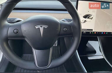 Седан Tesla Model 3 2020 в Млинове