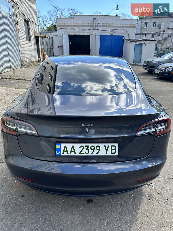 Седан Tesla Model 3 2022 в Києві