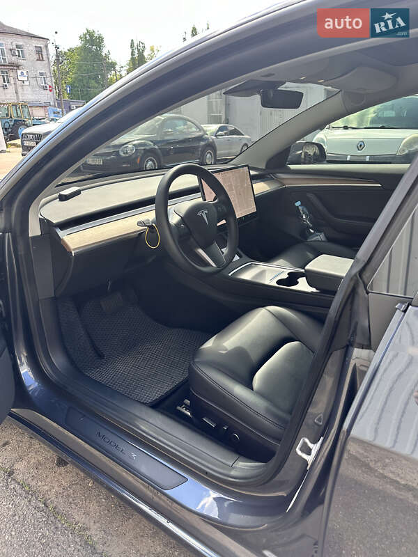 Седан Tesla Model 3 2022 в Києві