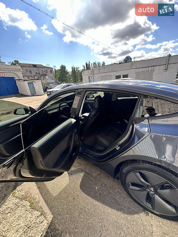 Седан Tesla Model 3 2022 в Києві