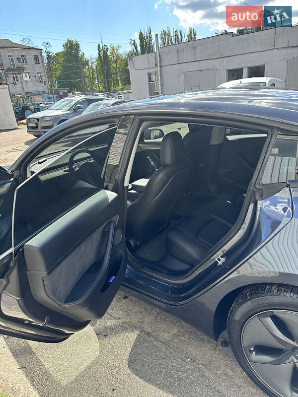Седан Tesla Model 3 2022 в Києві