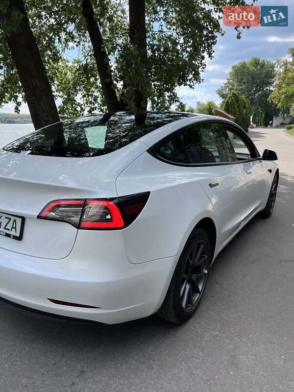 Седан Tesla Model 3 2022 в Кропивницком