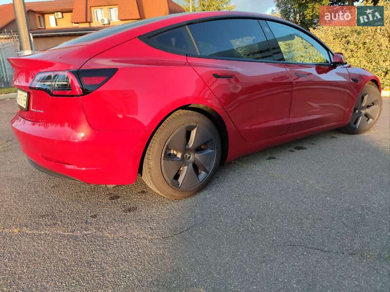 Седан Tesla Model 3 2022 в Киеве