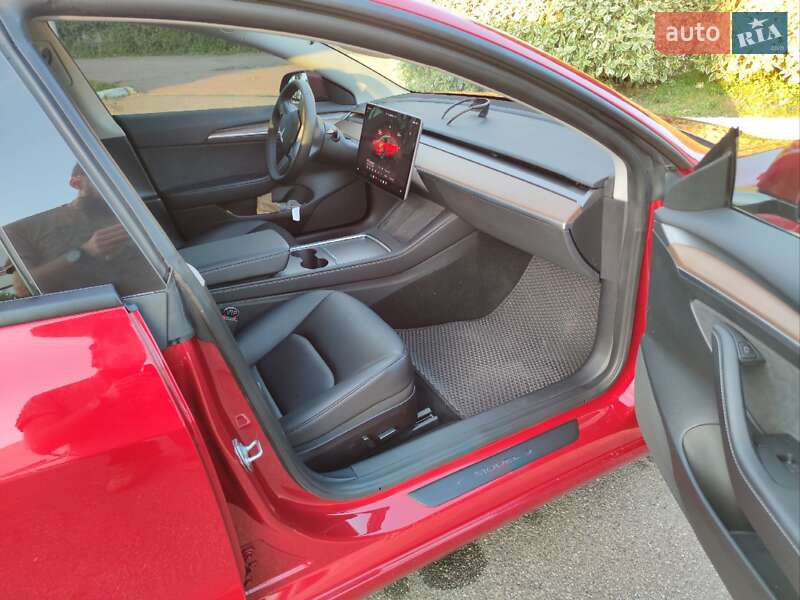Седан Tesla Model 3 2022 в Киеве